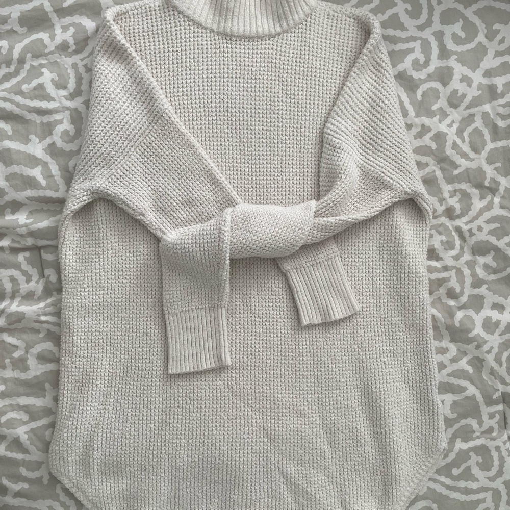 American Eagle Outfitters Cream Turtleneck Sweater